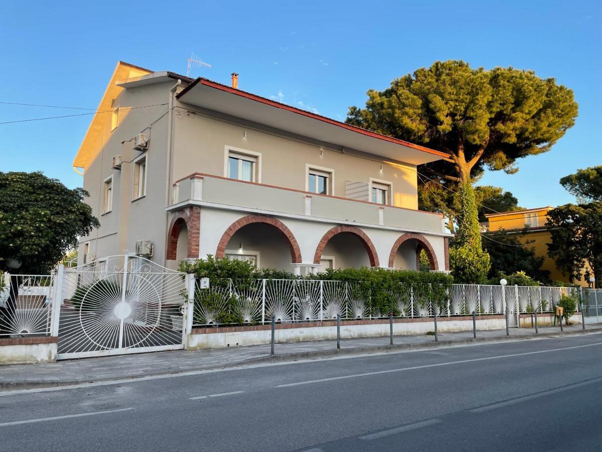 Villa Пестум Экстерьер фото