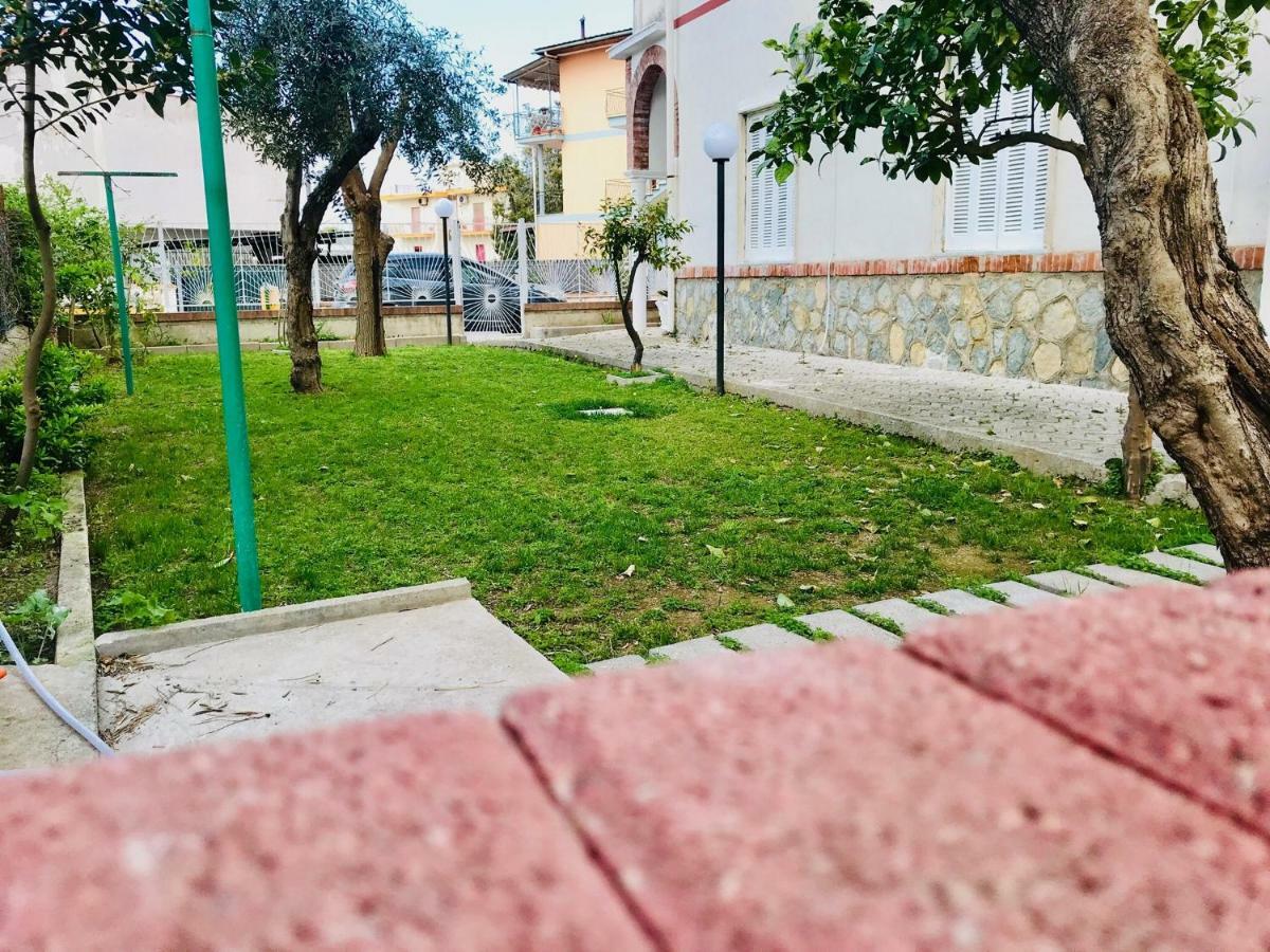 Villa Пестум Экстерьер фото